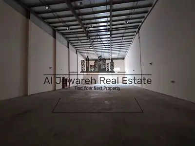 مستودع للإيجار في أم القيوين بمساحة 5,250 قدم²