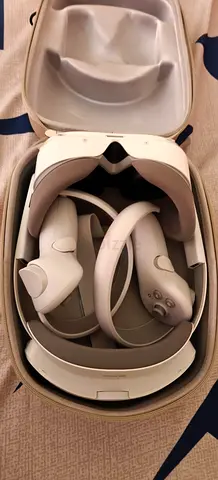 PICO 4 VR (white) standalone VR - Excellent Condition