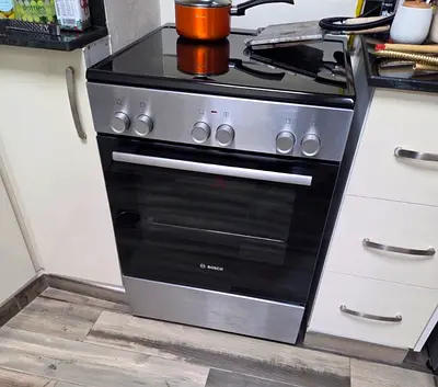 ELECTRIC OVEN BOSCH FOR SALE IN EXCELLENT CONDITIONS