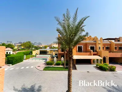 Largest Corner Plot in Bloomingdale!
