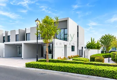 Exclusive | End Corner Unit | Close to pool