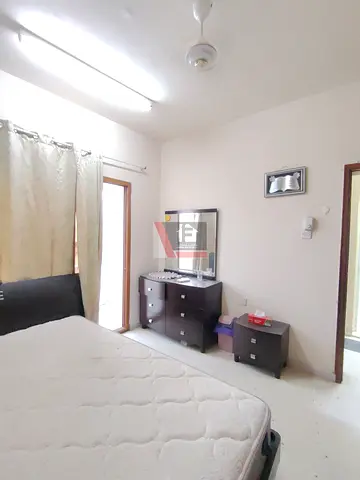Spacious 2bhk apartment with balcony //near to mega mall and school zone