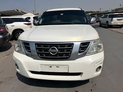 2013 Nissan Patrol SE GCC Specs fullopshin white color