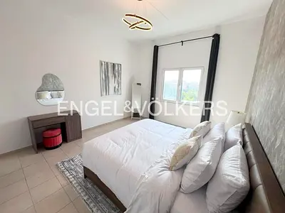 Fully Furnished | Upgraded | Low Floor