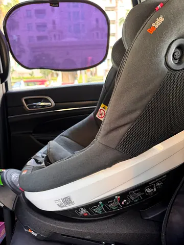 BeSafe Infant Car Seat - Excellent Condition with isofix original prive 4200