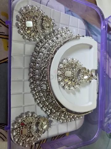 Jewellery set (negotiable)
