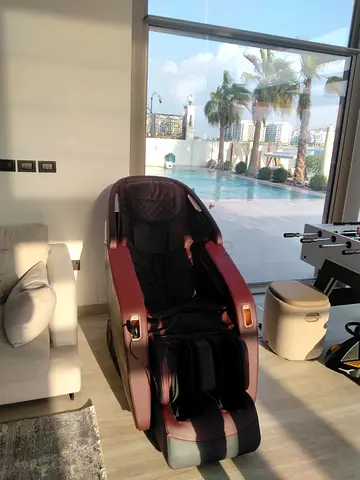Full-body Massage Chair in Good Condition - Burgundy/Black