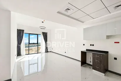 Pool View | Like New | Vacant | Enquiry Now