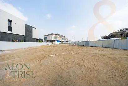 Golf Course Plot | G + 2 | Free Hold | Single Row