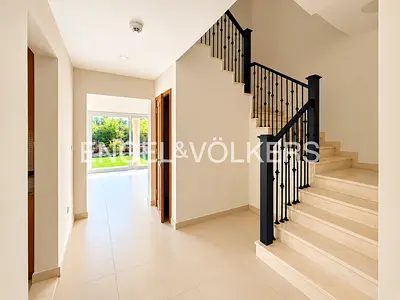 End Unit | Tennis Court Facing
