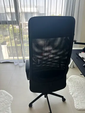 Ergonomic high-back mesh office chair - good condition