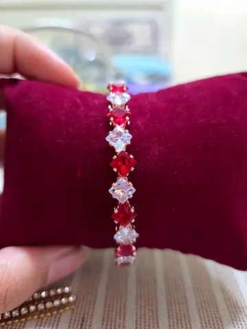 Adjustable bracelet