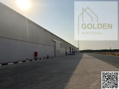 مستودع لوجستي بمساحة ضخمة مباشر على شارع الإمارات العابر للإيجار في الصجعة الصناعية – الشارقة