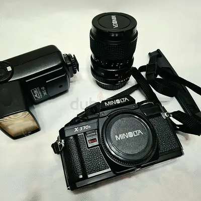 Minolta X-370s 35mm SLR with 50-200mm Zoom and Flash - Used