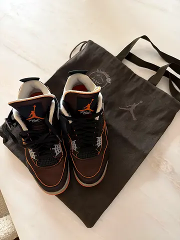 Starfish air Jordan  brown/black, size not specified