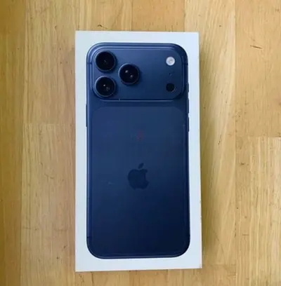 iPhone 17 Pro (Blue)