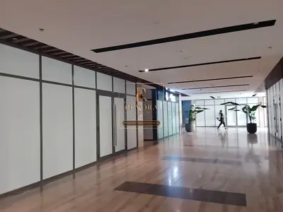 RETAIL CORNER UNIT | FITTED SPACE | SHELL AND CORE
