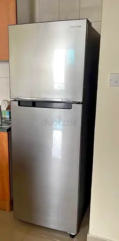 Samsung Top Freezer Refrigerator - Silver, Good Working Condition width 60cm.