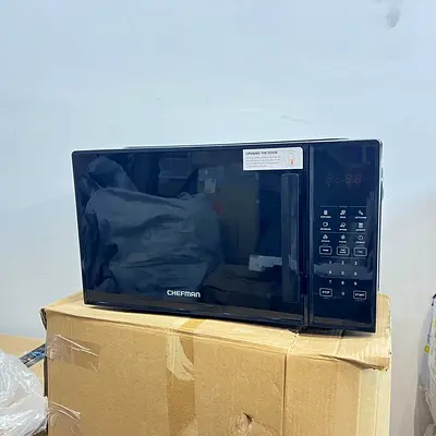 Chefman 1.1 Cu. Ft. Countertop Microwave Oven (1000W) – Like New with box