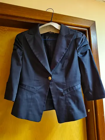 Short dark grey jacket for ladies