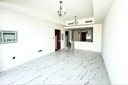 Contemporary | Brand New | Close to pool