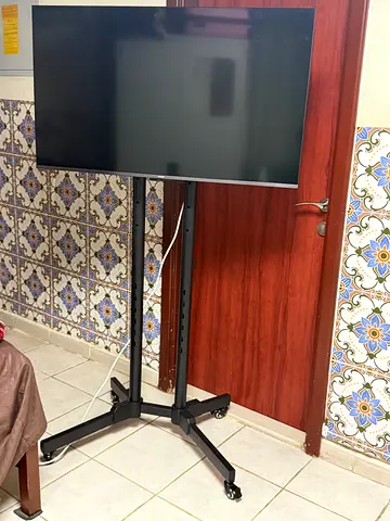 Xiaomi TV 43", 4K QLED TV, Google TV, including rolling tv stand