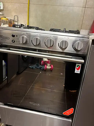 Used DeLonghi 4-Burner Gas Cooker with Oven - Good Working Condition