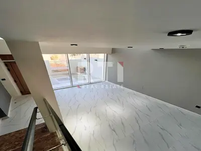 Mid Unit | Negotiable | Amazing Location