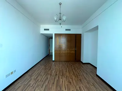 للبيع ثلاث غرف وصاله في البرج الازرق