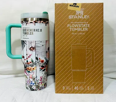 Stanley Quencher H2.0 FlowState 40oz Tumbler (Floral Wood Print) – Brand New