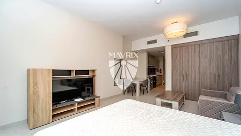 12 Cheques | Modern Furnishing | Spacious