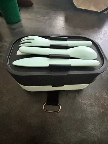 Portable lunch box with cutlery set  brand new