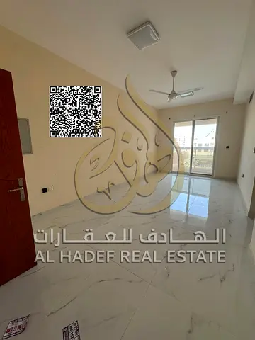 الجرف 3 خلف السوق الصيني، غرفة وصالة وبلكونة وحمامين، ماستر ومساحة واسعة وتشطيب ممتاز، بناية عائلات، الإيجار 30 ألف سنوياً على 4 أو 6 دفعات، التأمين ش
