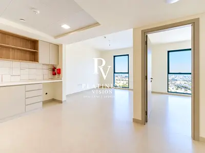 MOVE-IN READY | High Floor | First Tenant | 1 Parking