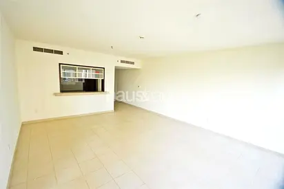 Unfurnished | Mid Floor | Flexible Payments