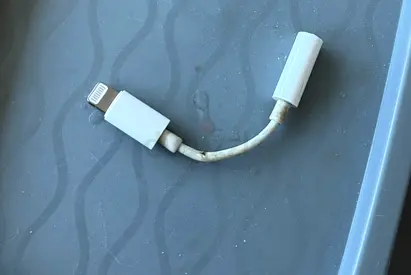 Apple Lightning to 3.5mm Headphone Adapter (used) ORGINAL from apple