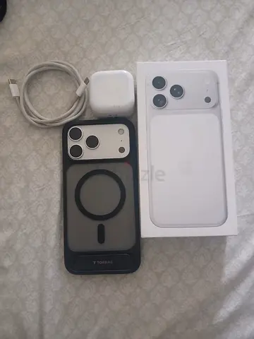 ​iPhone 17 Pro Max 256GB - 100% Battery HealthWhite Titanium/Silver finish)