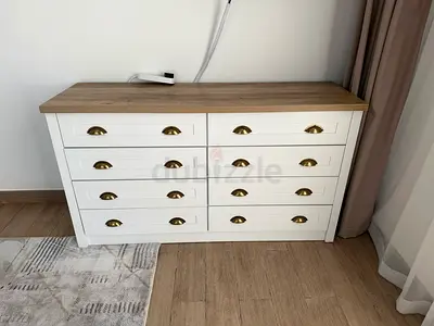 Lovely White 8-drawer Wooden Dresser with Oak Top