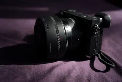 Sony a6400 kit + Sigma 56mm f1.4+ Tripod bundle