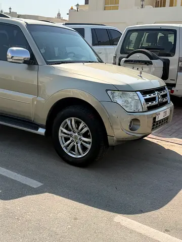 2014 Mitsubishi Pajero GLX GCC Specs