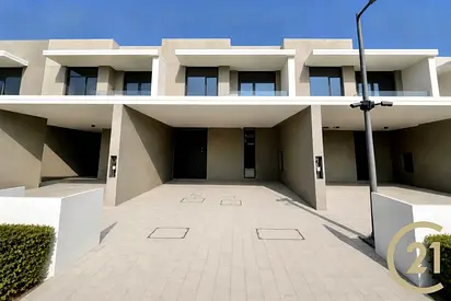 Pool & Park Location |Vacant Soon|Multiple Options