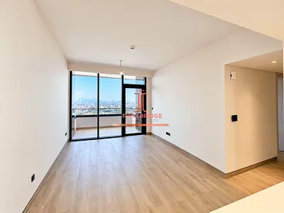 Mid Floor | Skyline View | Smart Home
