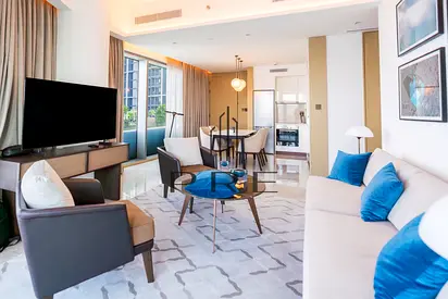 Fully Furnished I Rare Corner Unit I Downtown and Water View