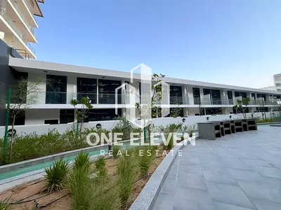 Duplex Townhouse | Pool View | Luxurious Living !