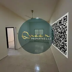 Large space / Prime and vibrant location / Close to services and amenities