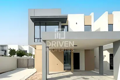 Corner Unit with Maids Room | Rear Facing View