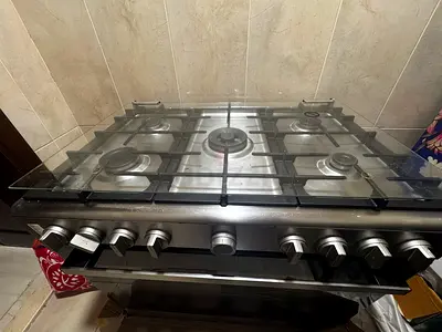 90 cm 5-burner stainless steel gas cooker with oven - good working condition