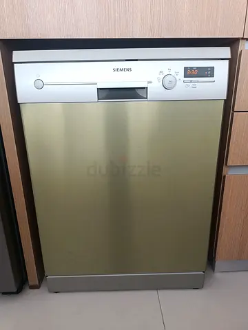 Siemens Stainless Steel Dishwasher – Good Working Condition