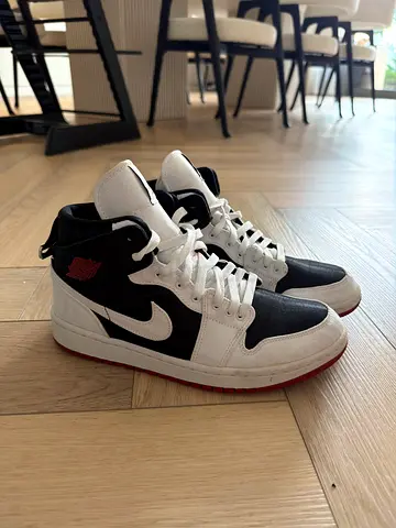 Nike Jordan Used black & white high-top sneakers (size not specified)