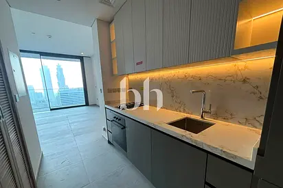 High Floor | Unfurnished | Studio Living